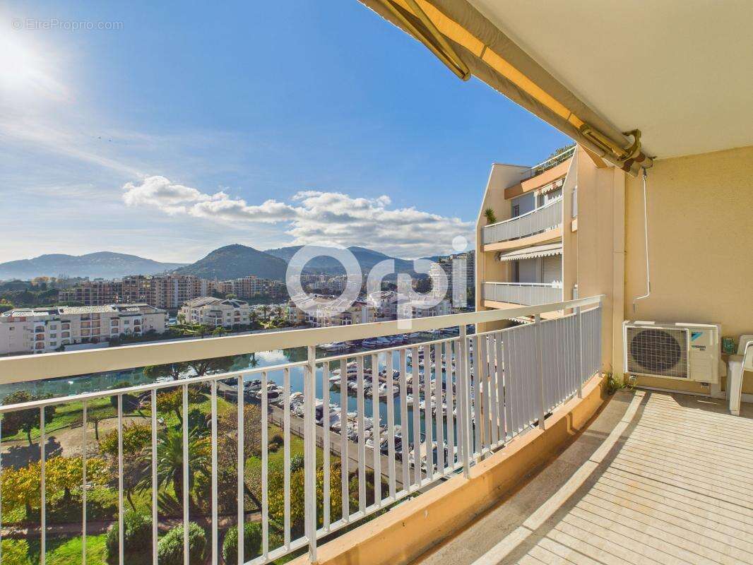 Appartement à MANDELIEU-LA-NAPOULE