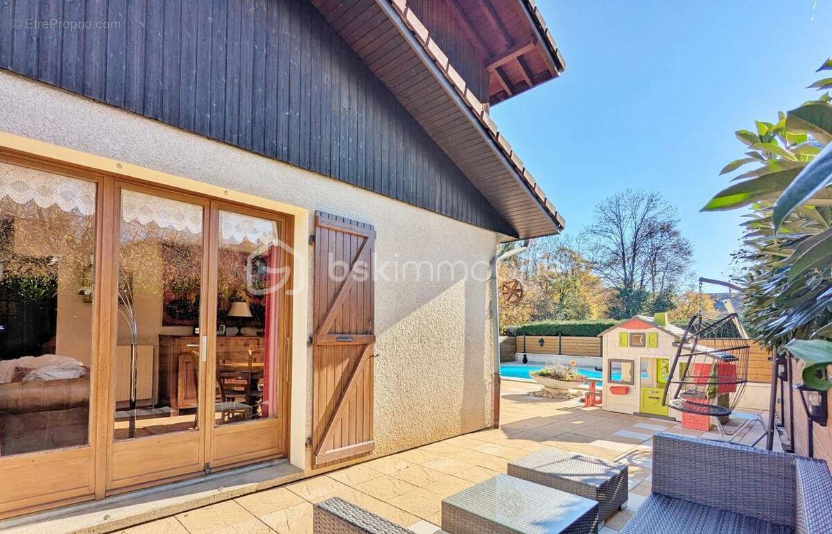 Maison à CHALLES-LES-EAUX