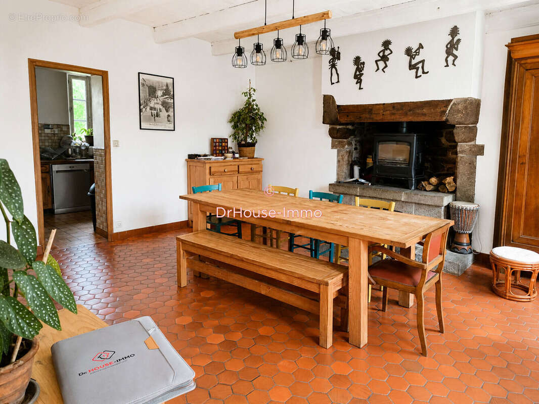 Maison à TOURVILLE-SUR-SIENNE