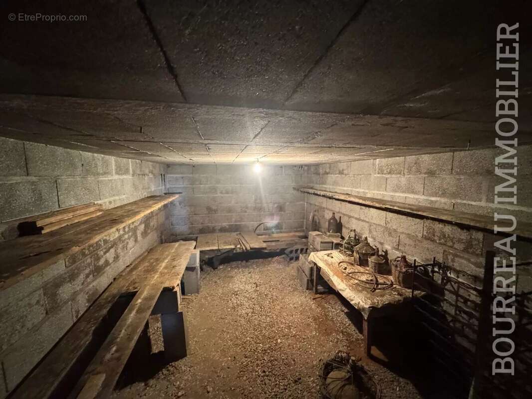 Appartement à LA CELLE-SAINT-CYR