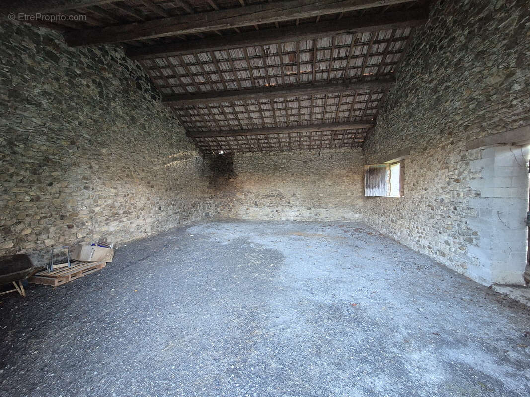 Maison à LEZAN