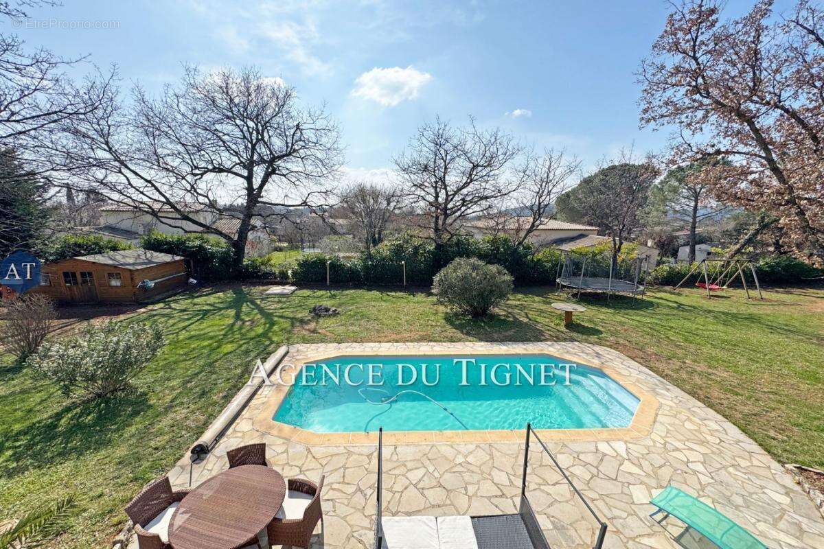 Maison à SAINT-CEZAIRE-SUR-SIAGNE