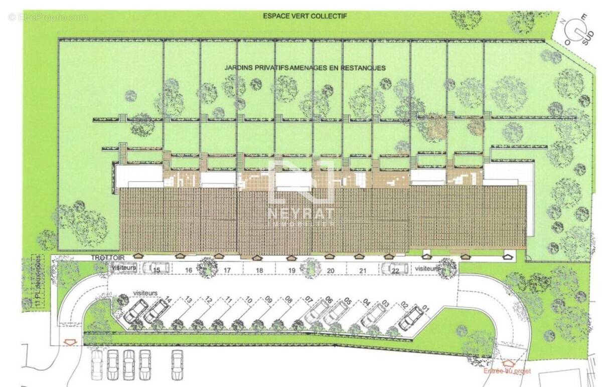 Parking à LA GARDE-FREINET