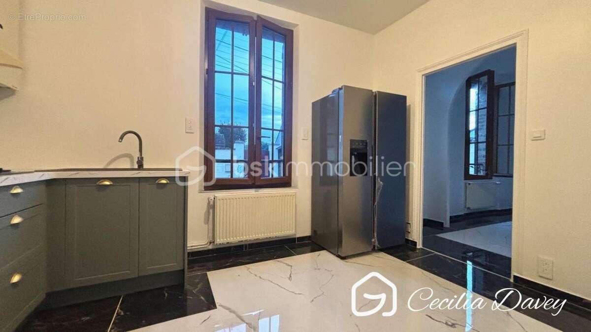 *** Nouveauté : Jolie Maison bourgeoise entièrement refaite à neuf, avec son petit jardin située en plein cœur de la ville de Se - photo 3