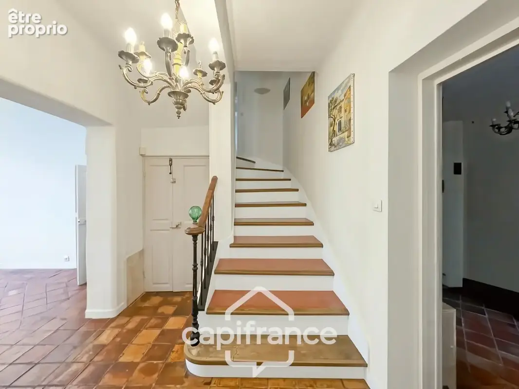 ne demeure de caractère au cœur de la Provence: 242 m2 de superficie habitable , une TERRASSE PANORAMIQUE. Distribution sur 3 ni - photo 17