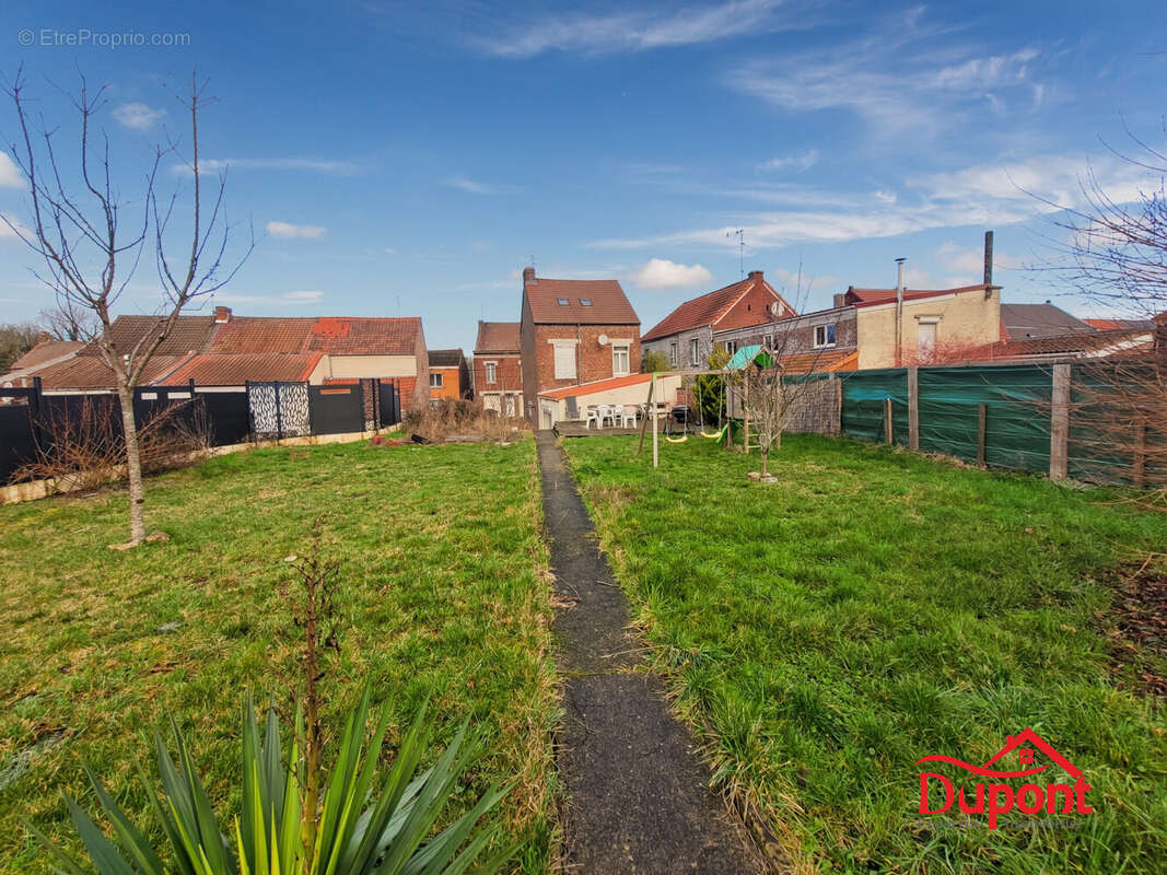 Maison à DOUCHY-LES-MINES