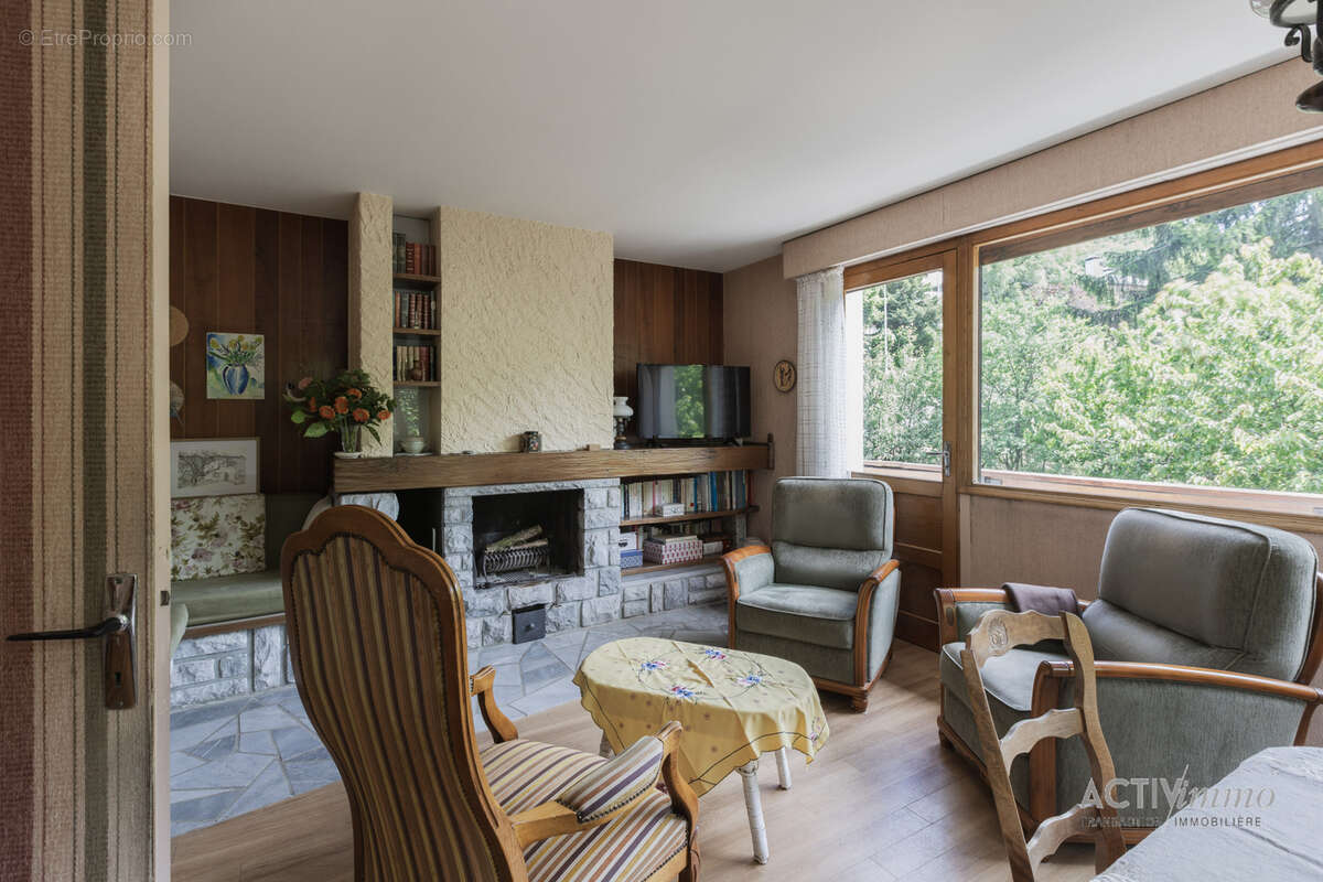 Propriété avec plusieurs appartement et terrain - photo 5