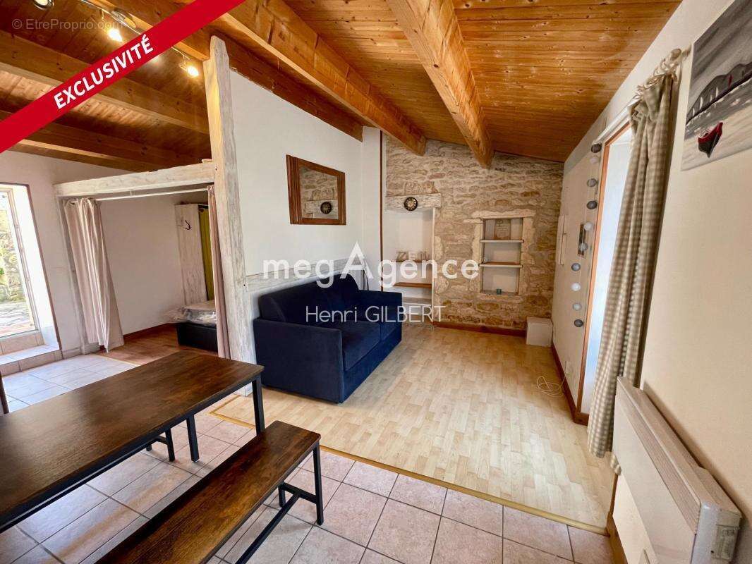 Studio / Coin Terrasse construit en pierre - RARE - photo 2