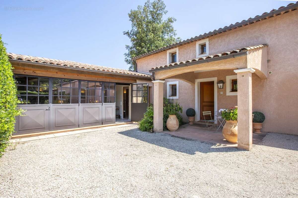 Maison à VALBONNE