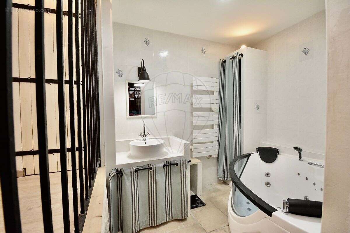 Maison à MONTAUROUX