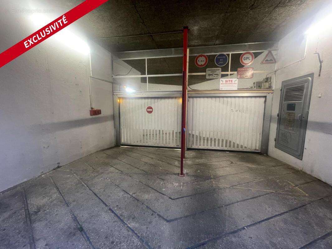 Parking à TOULON
