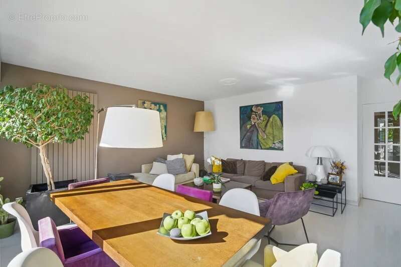 Appartement à NEUILLY-SUR-SEINE