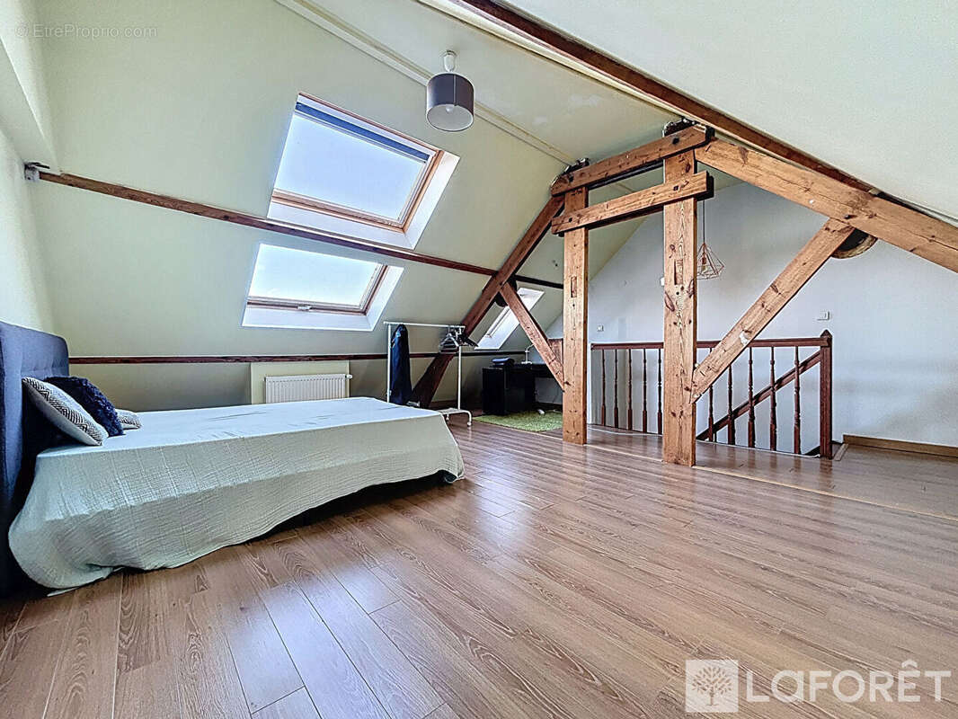 Maison à LA CHAPELLE-D'ARMENTIERES