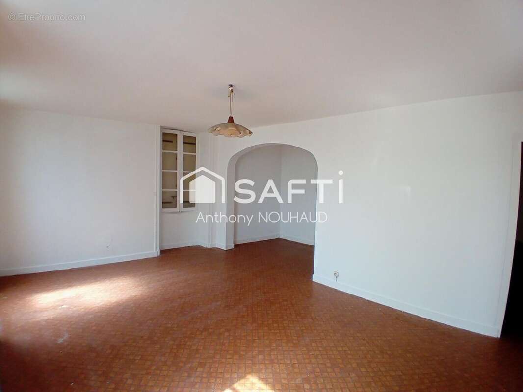 Photo 2 - Maison à GENSAC-LA-PALLUE