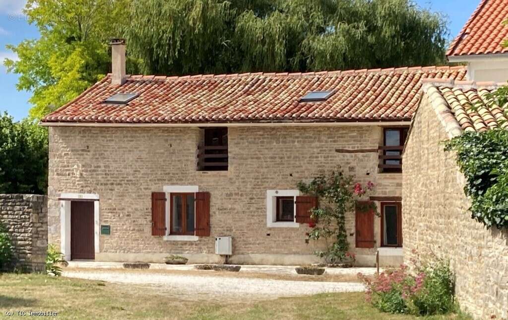 Maison à VILLEFAGNAN