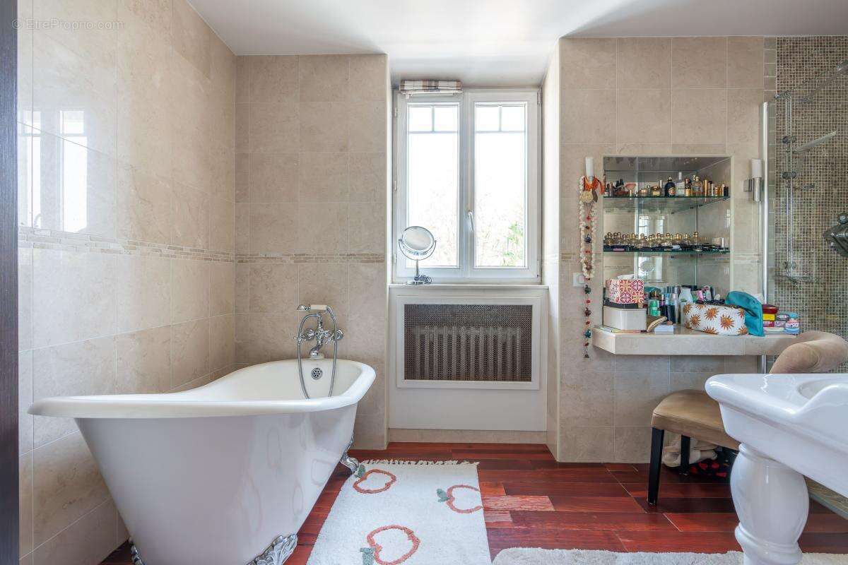 Maison à SAINT-MAUR-DES-FOSSES