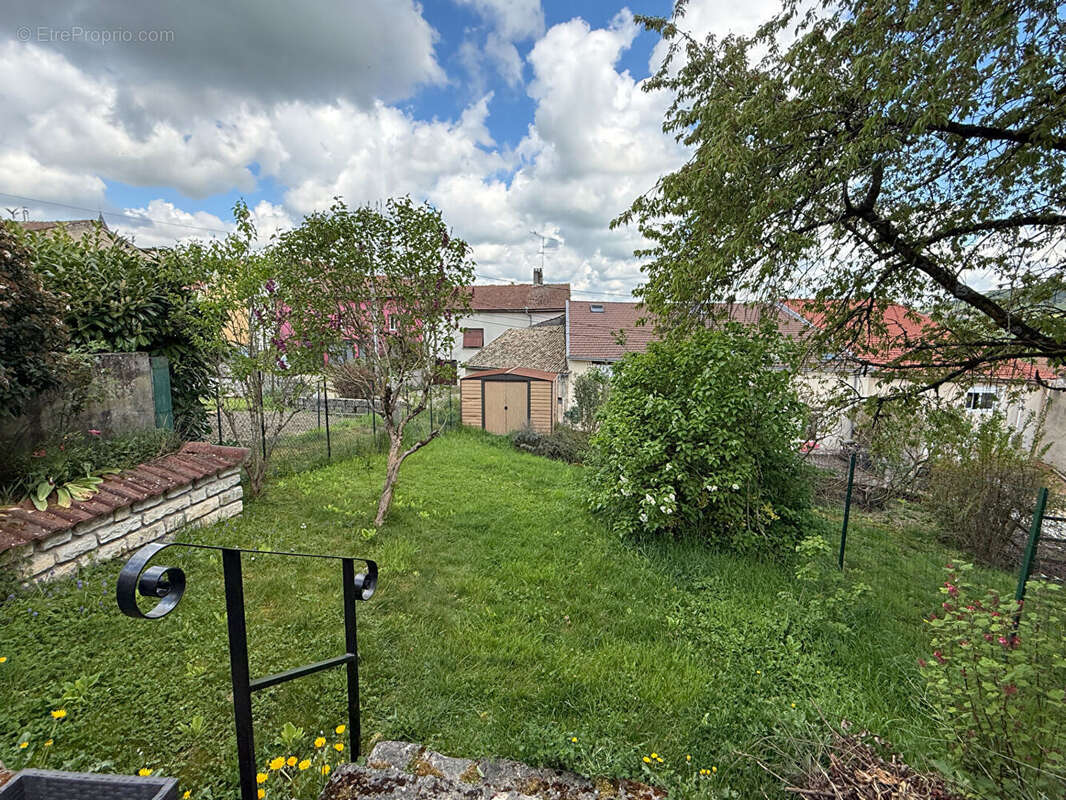 Maison à COLOMBEY-LES-BELLES