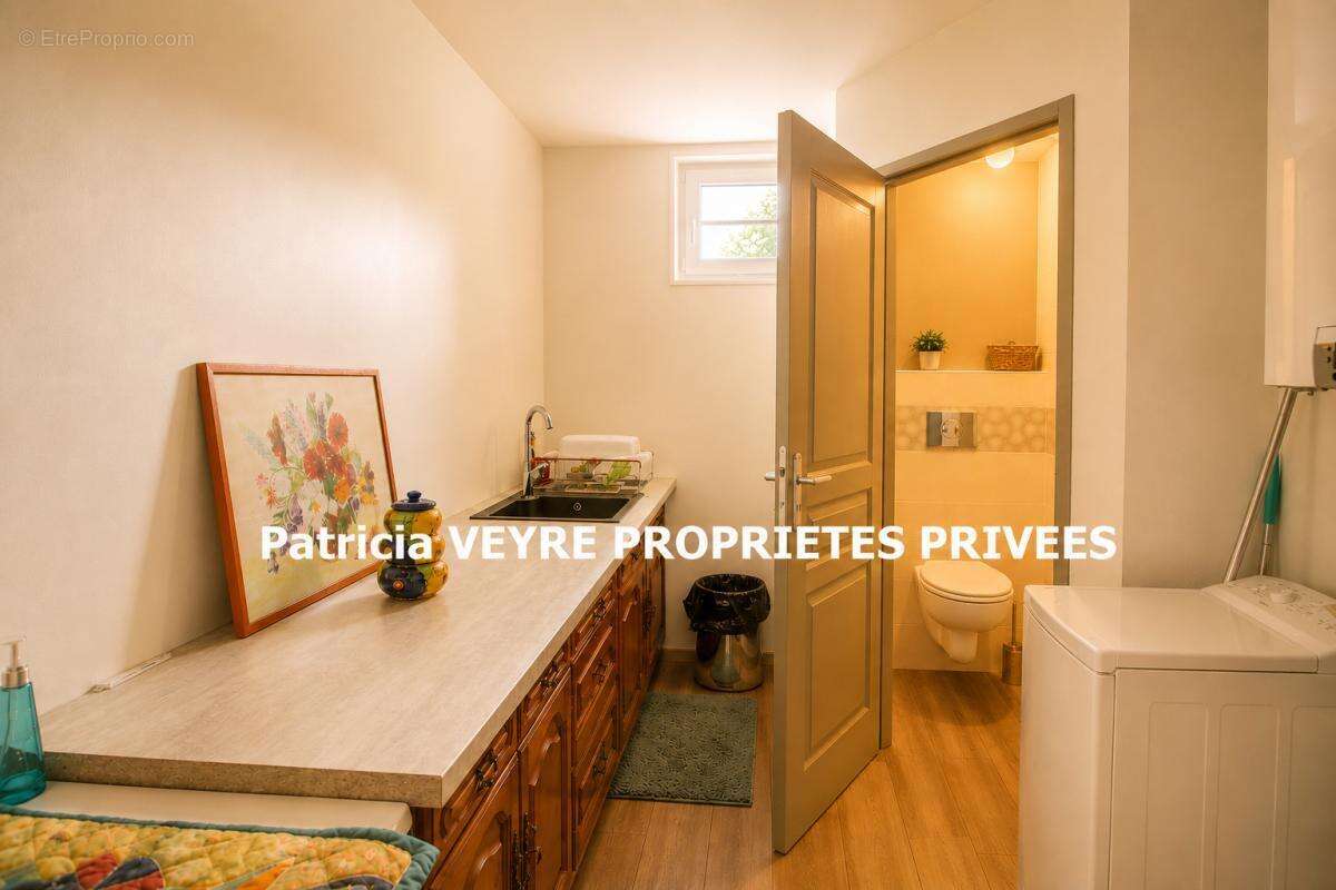 FRAISSES (42490) Maison individuelle rénovée 111m²  habitables + dépendance de 85 m² sur 776m² de terrain - photo 8