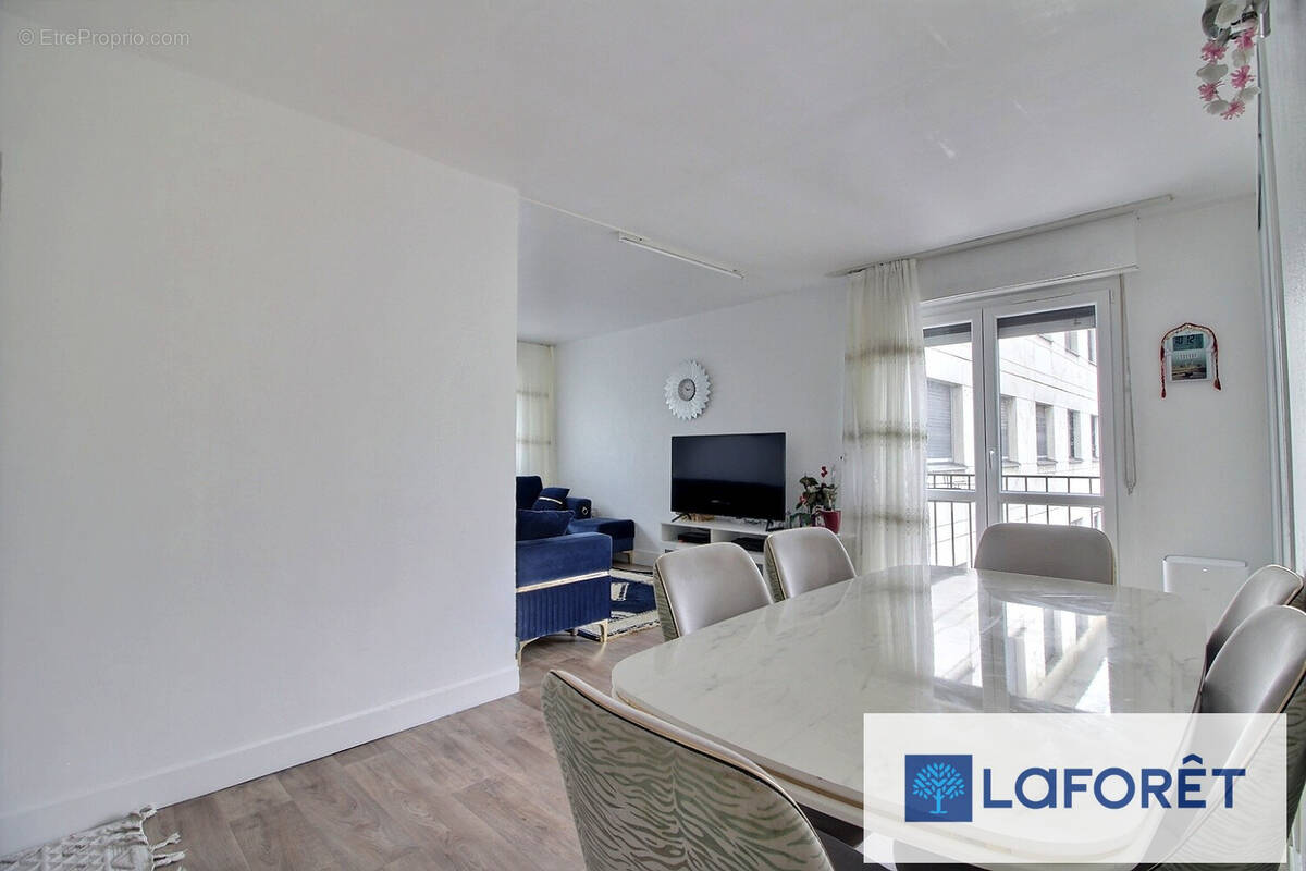 Appartement à GRIGNY