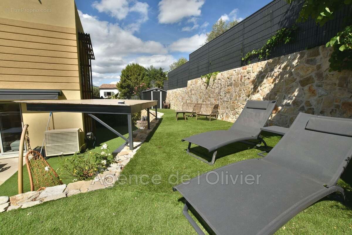 Maison à VALBONNE