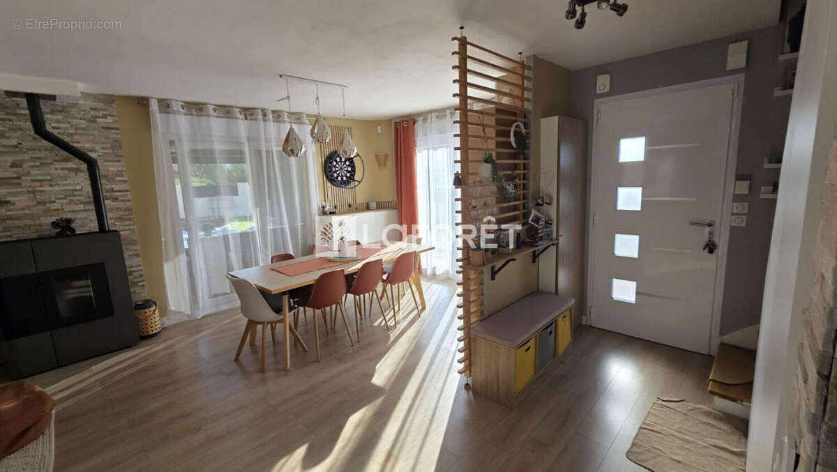 Maison à MONDEVILLE