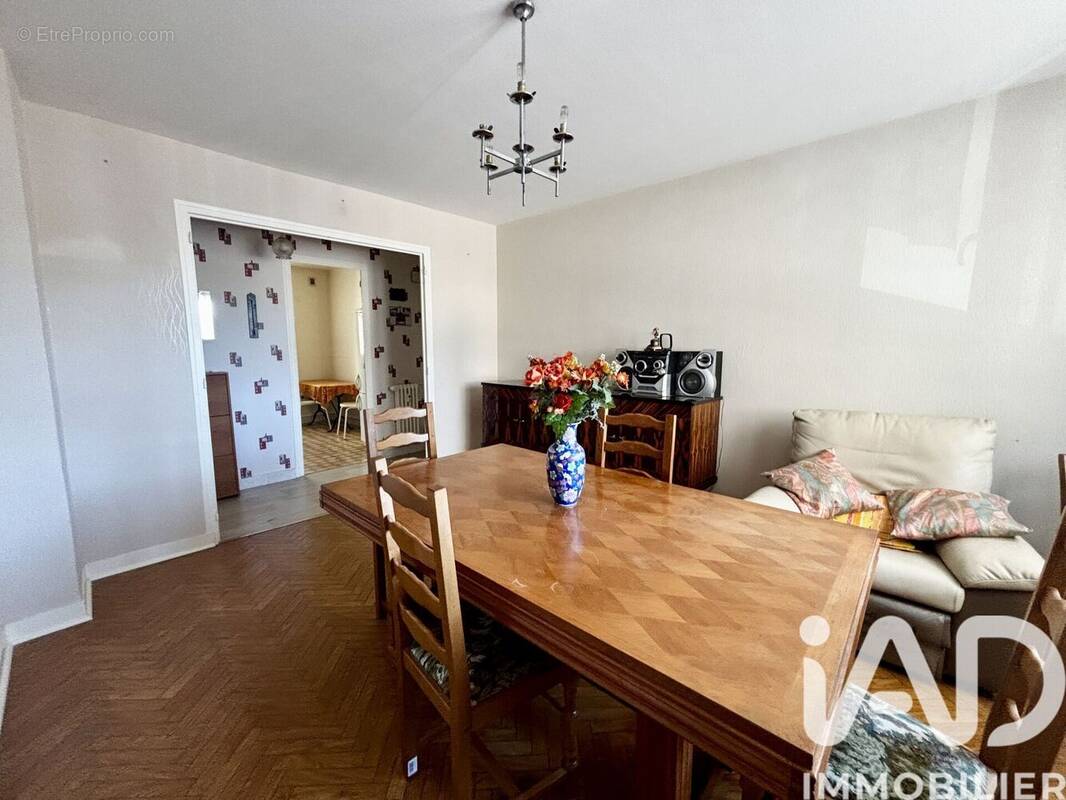 Photo 1 - Appartement à LE CHAMBON-FEUGEROLLES