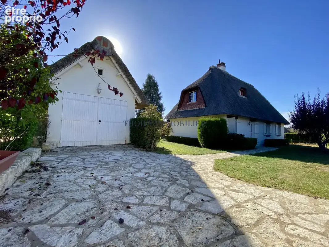 Proche Thoiry. Charmante chaumière de 5 pièces sur 2034 m2 de terrain. - photo 6