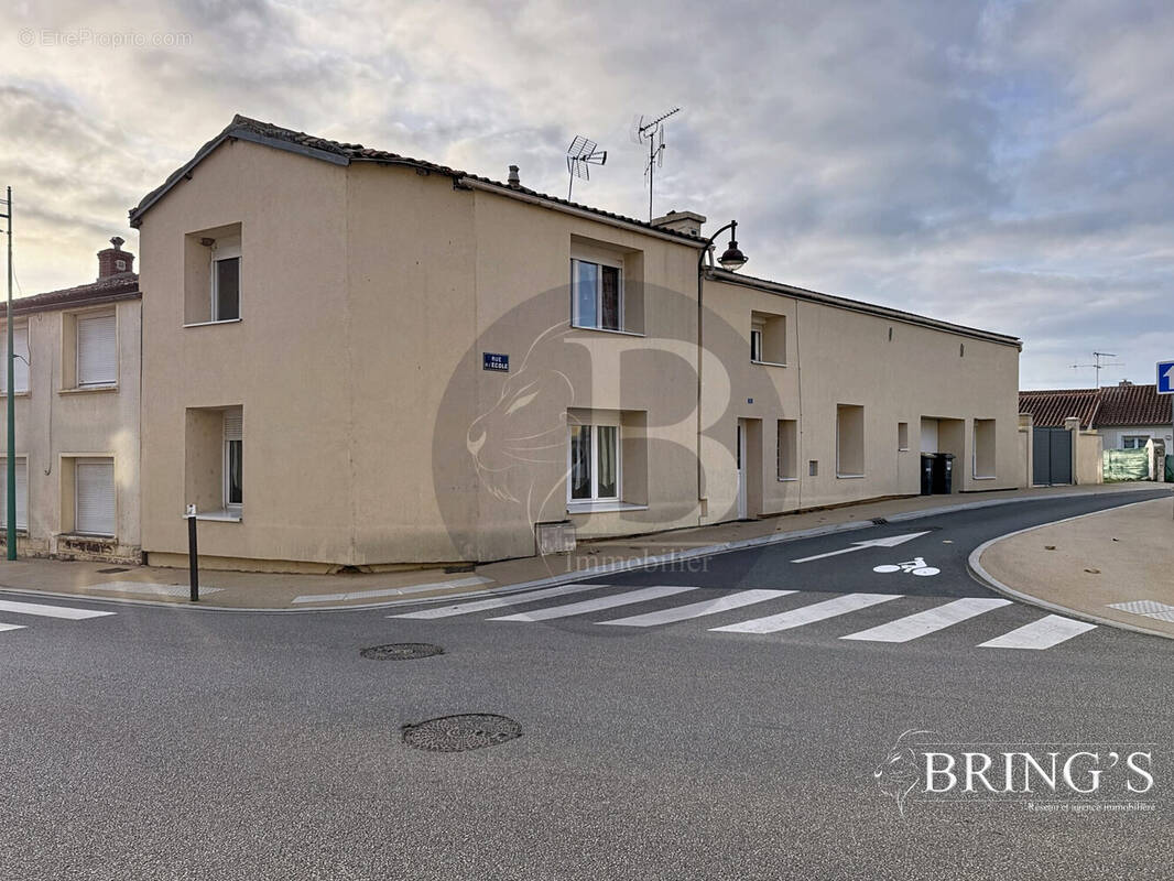 Maison à MONTILLIERS