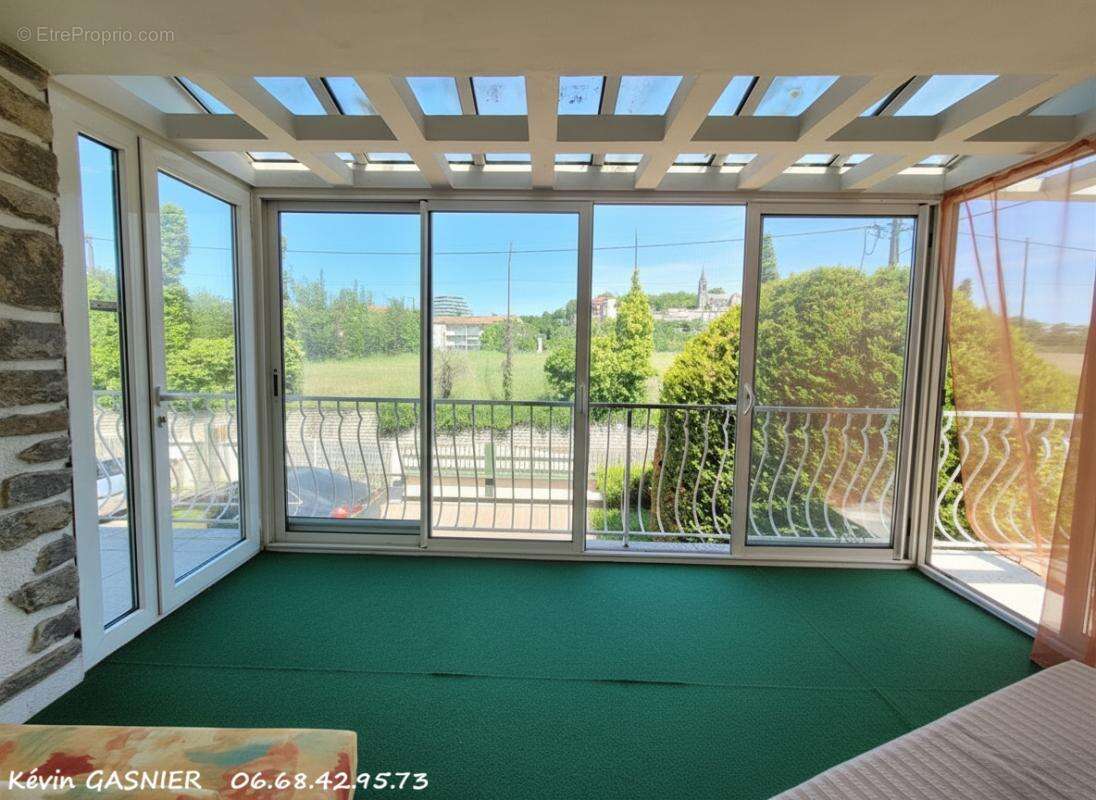 ANGOULEME (16000) : Maison familiale de 144m2 avec garage et piscine - photo 3