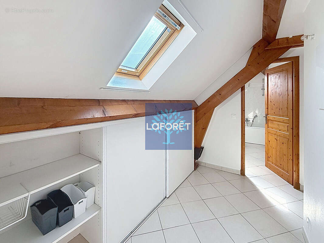 Appartement à FONTENAY-LE-VICOMTE