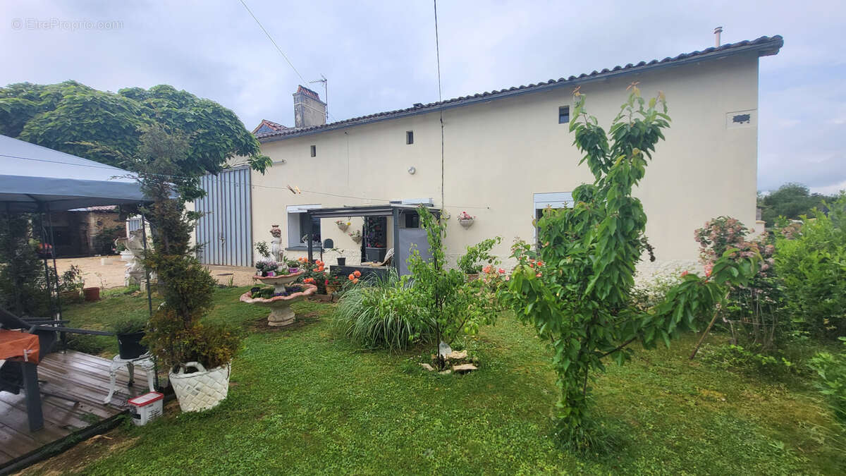 Maison à BLANZAY