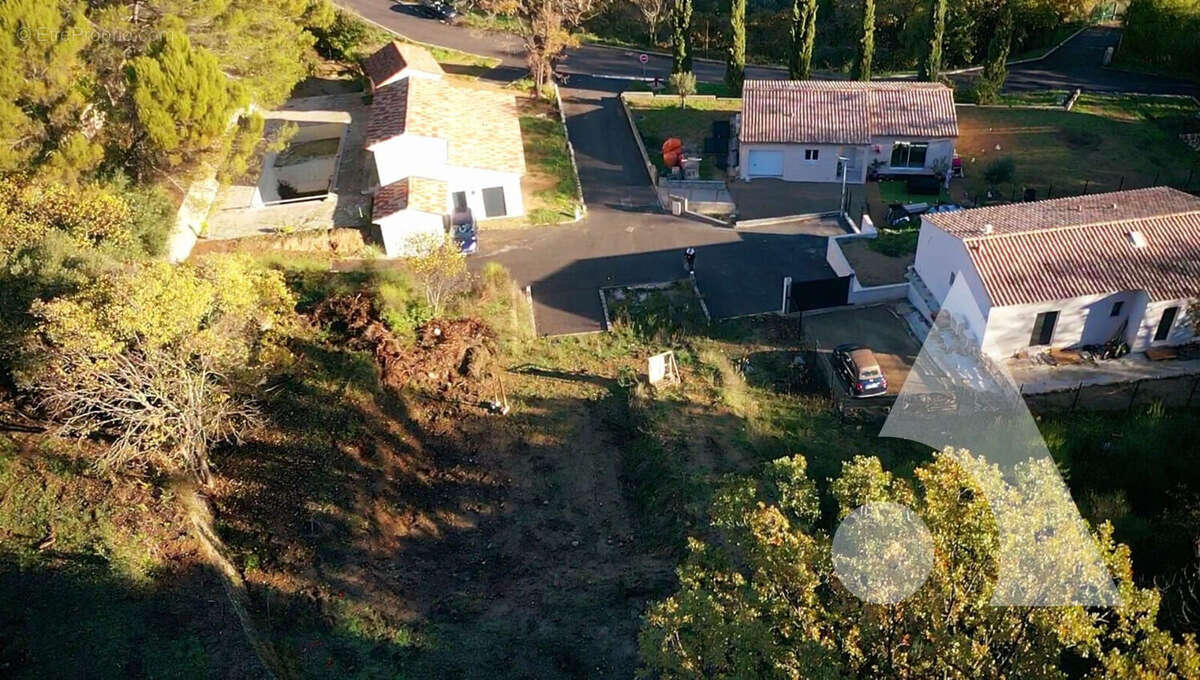 Terrain à DRAGUIGNAN