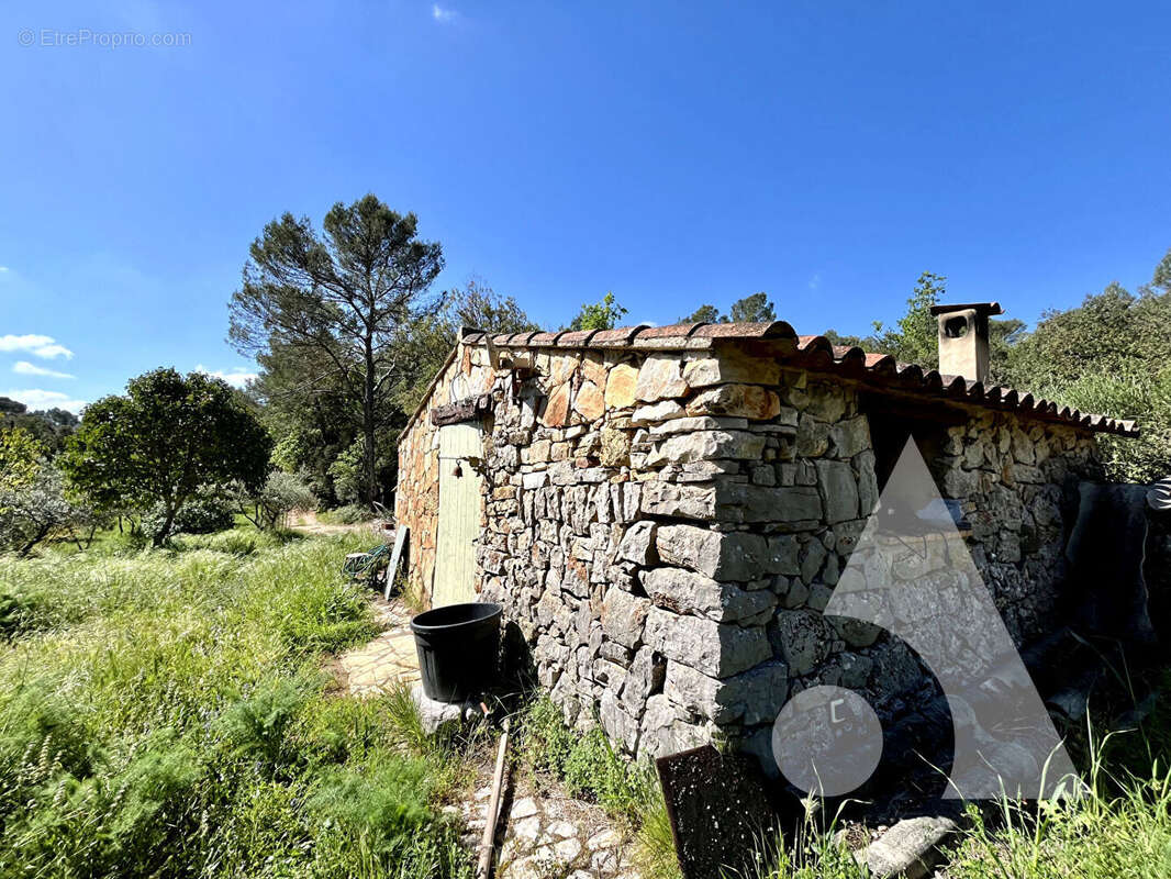 Maison à COTIGNAC