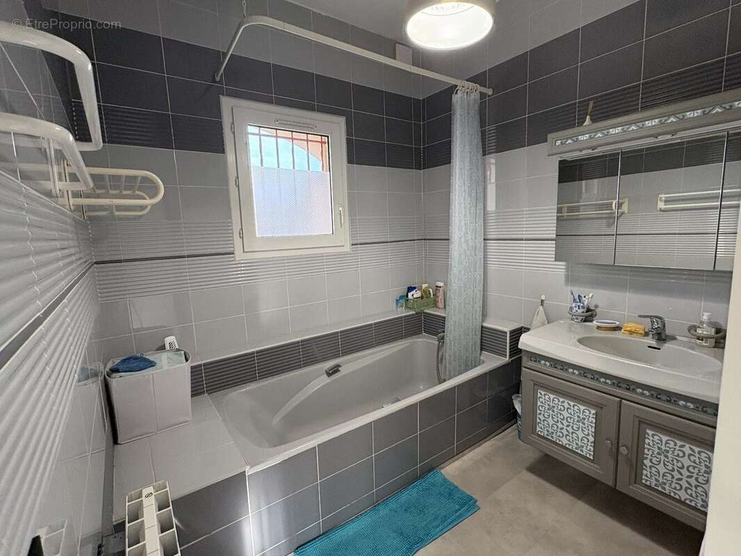 Appartement à BOUZIGUES