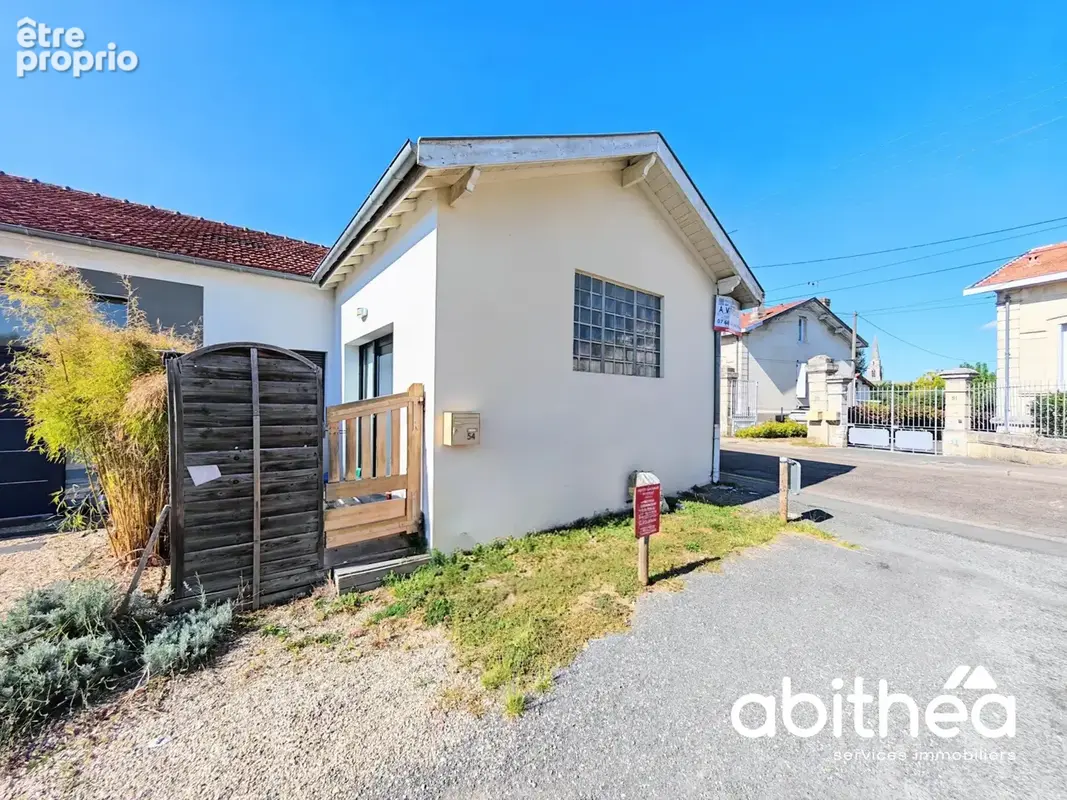 Libourne   l'épinette : une petite maison de charme, entièrement rénovée au prix d’un appartement ! - photo 1