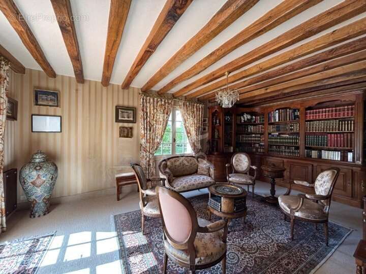 Maison à MIRE