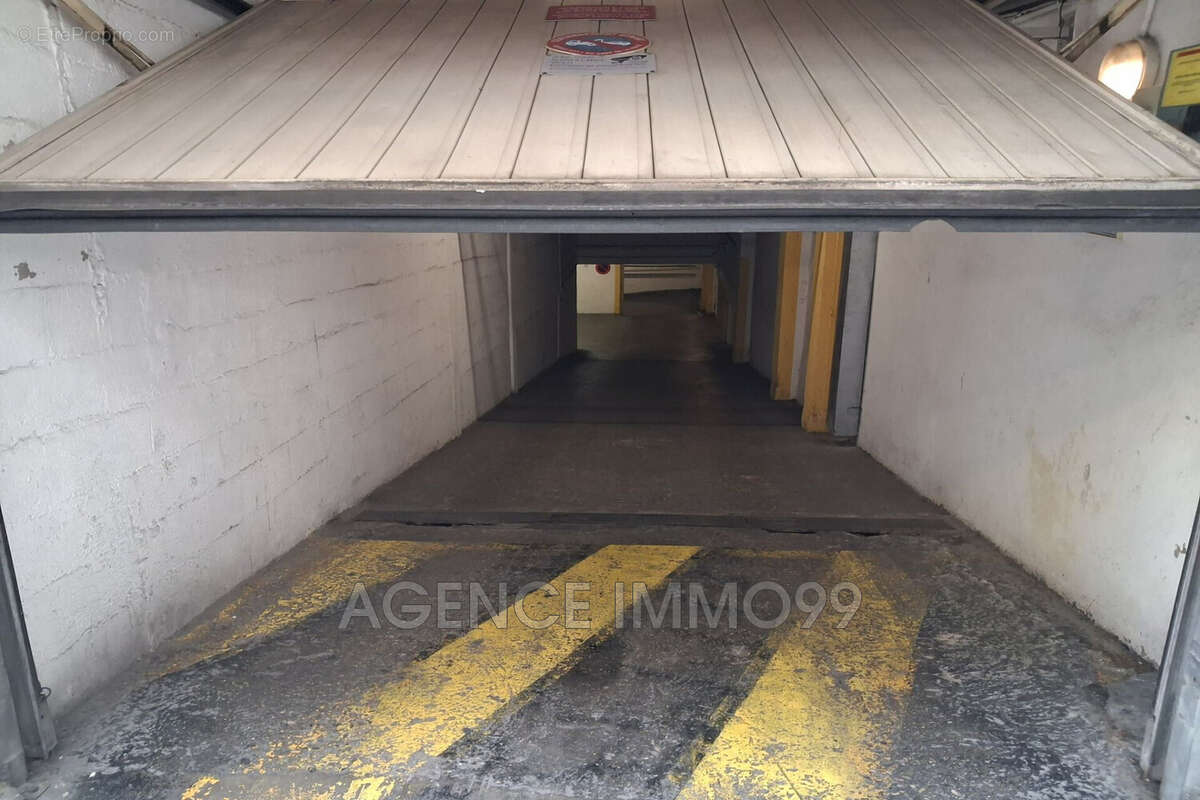 Parking à CANNES