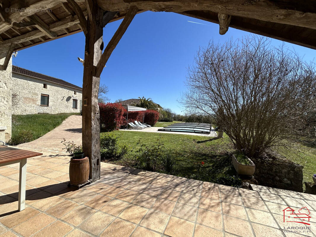 Terrasse maison principale  - Maison à HAUTEFAGE-LA-TOUR