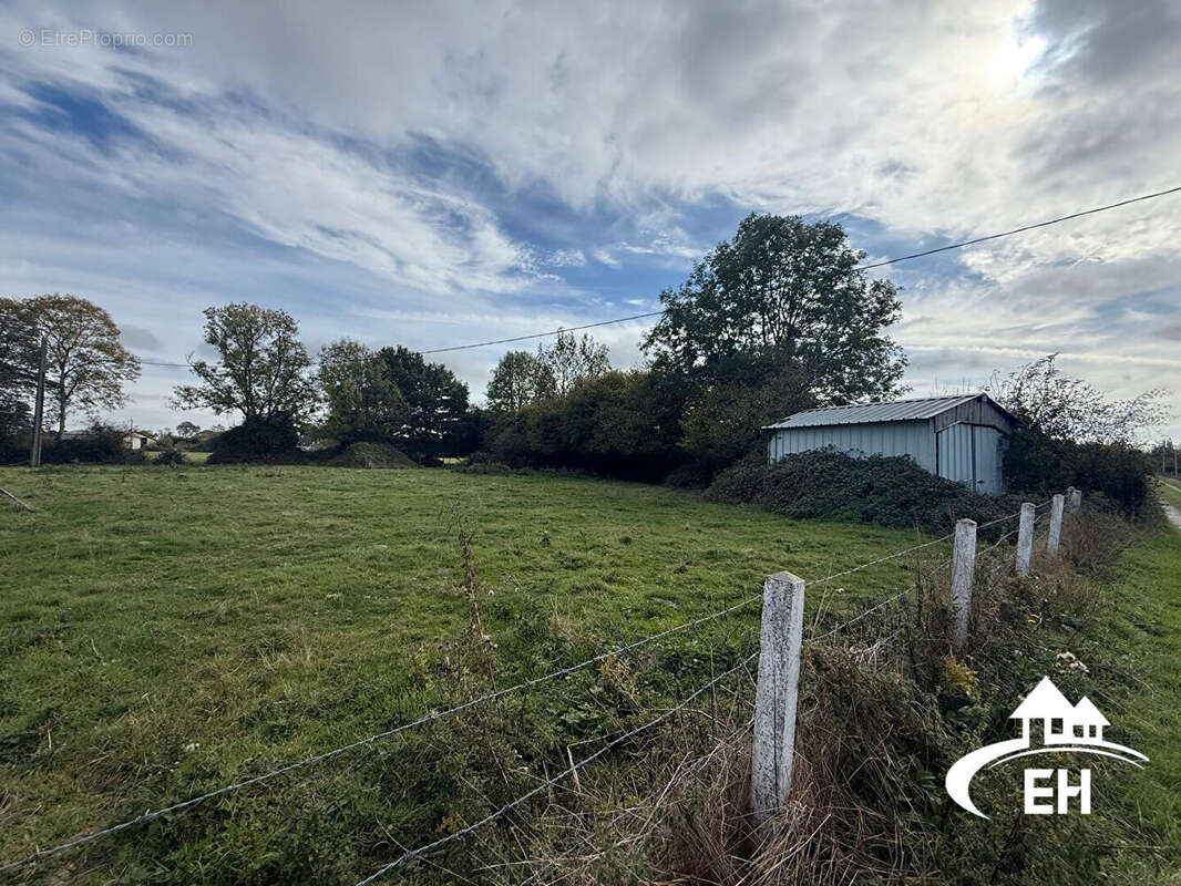 Maison à LA FERTE-FRENEL