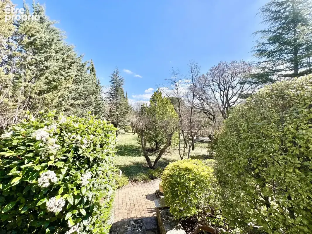 Maison de 135 m² sur un terrain clos de 14 050 m² - photo 8