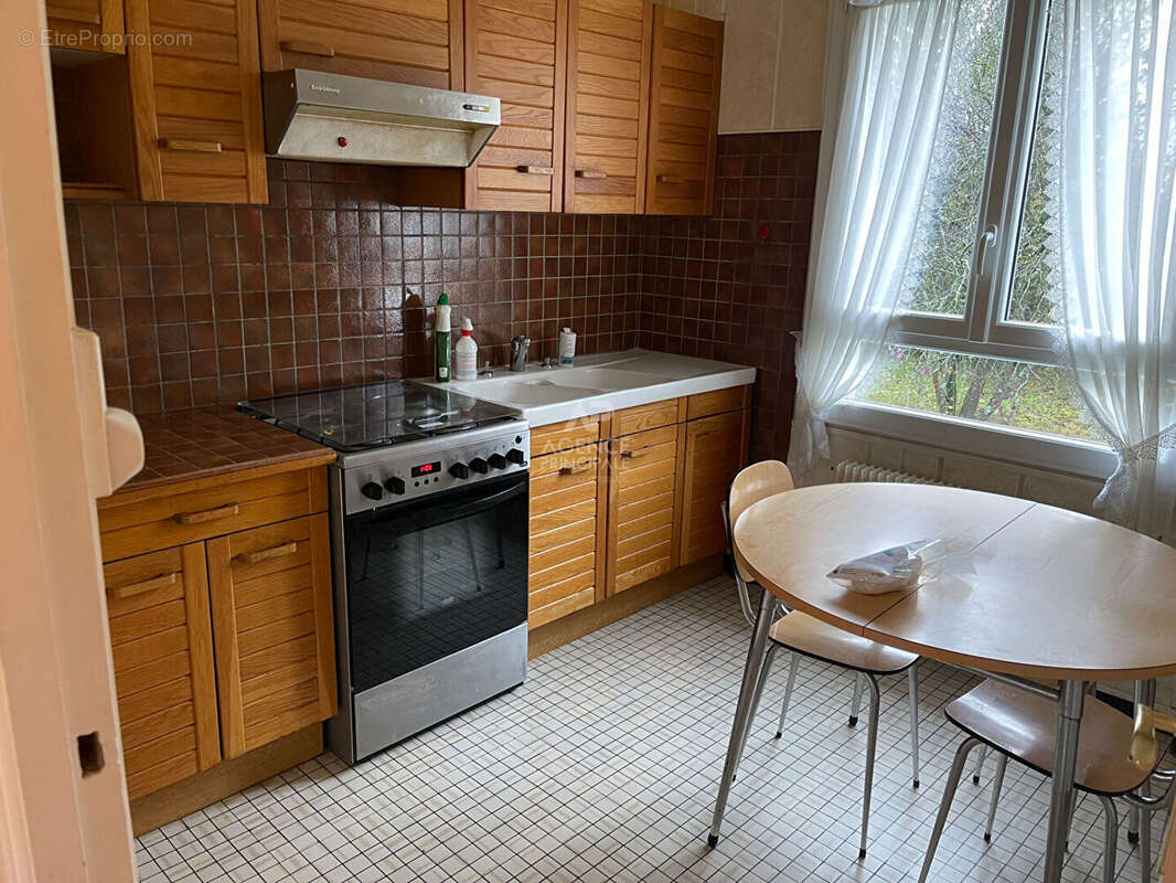 Maison à LE MESNIL-LE-ROI