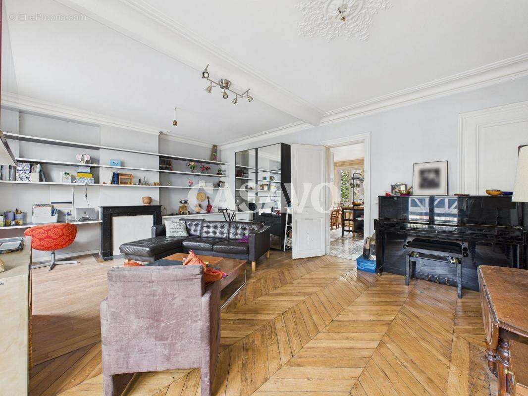 Appartement à PARIS-10E