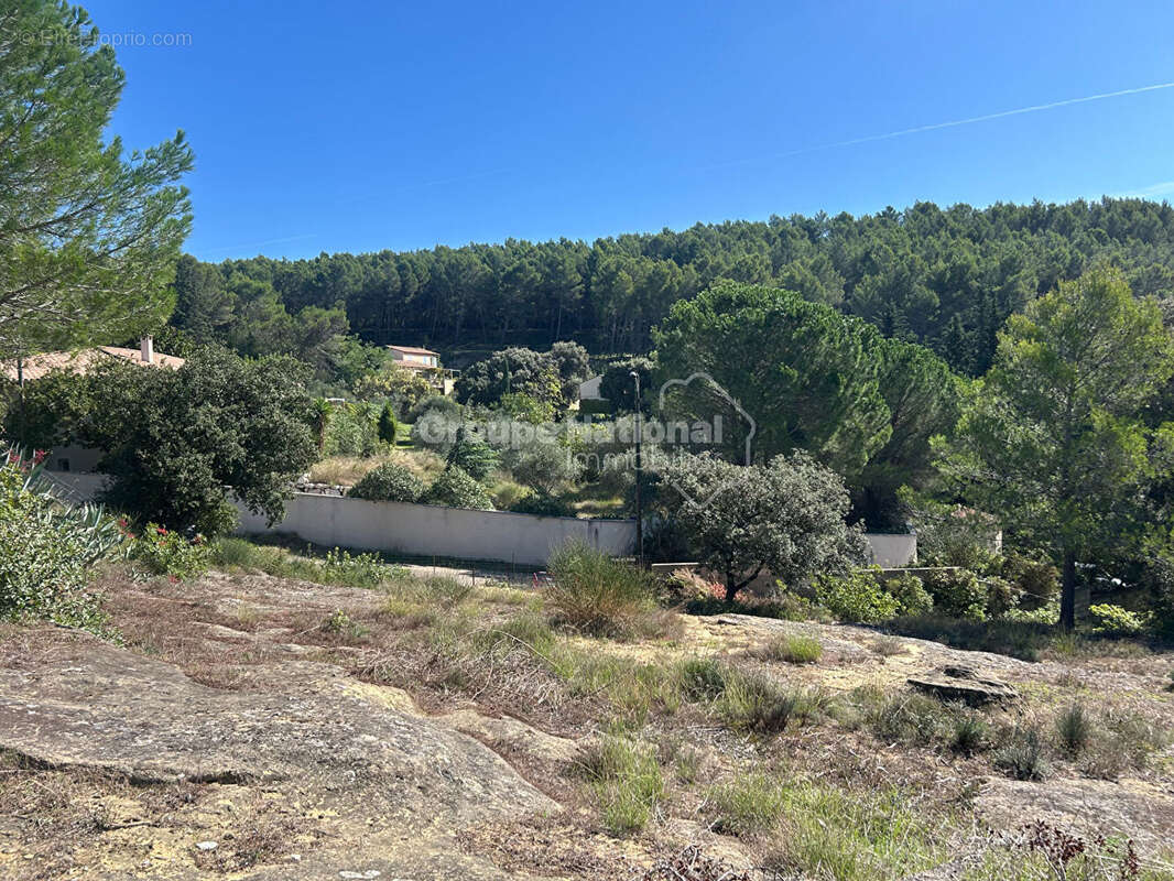 Terrain à VILLENEUVE-LES-AVIGNON
