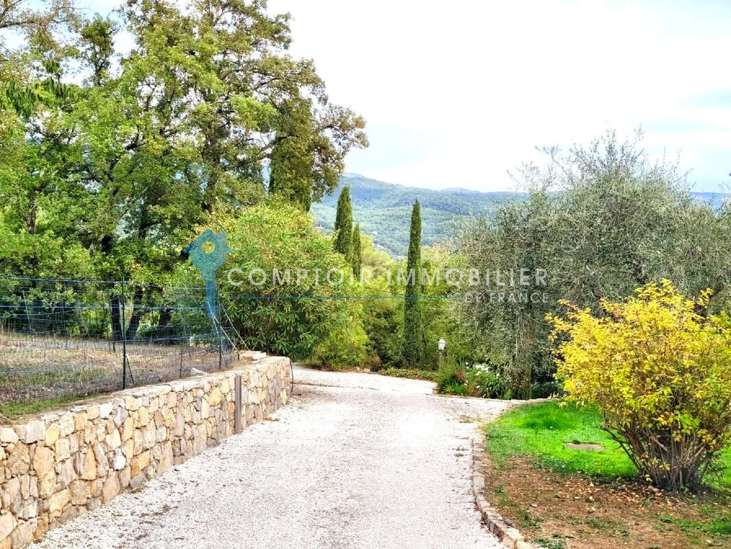 DPT(83) A vendre propriété de prestige sur le haut var - photo 11