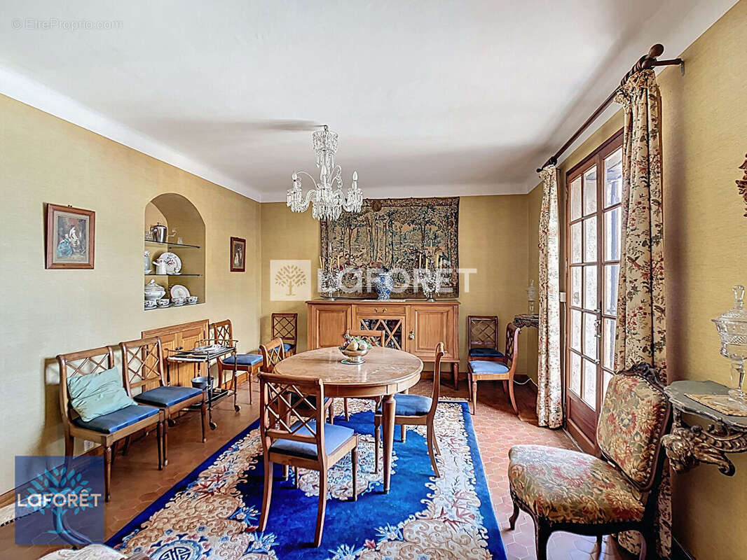 Maison à ROQUEFORT-LES-PINS