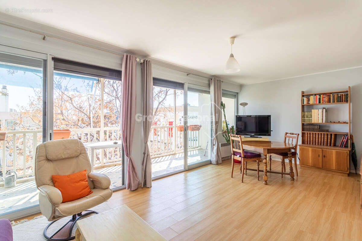 Appartement à CARRY-LE-ROUET