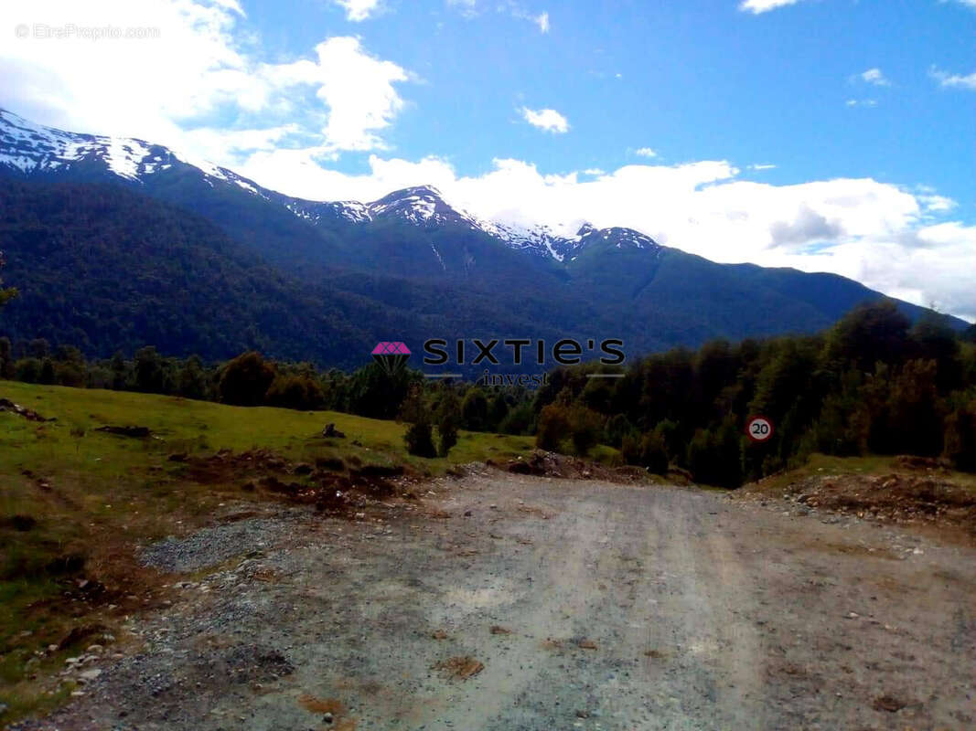 Terrain 1580 m² à Creil  - photo 2