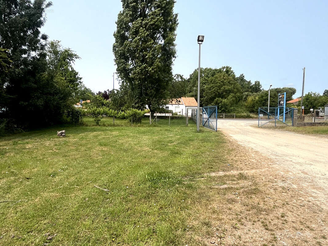 Terrain à LA GARNACHE