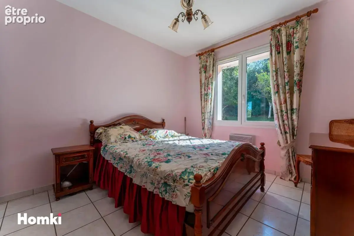 Maison/Villa T4 de 86 m² à Saint-Gilles 30800 - photo 8