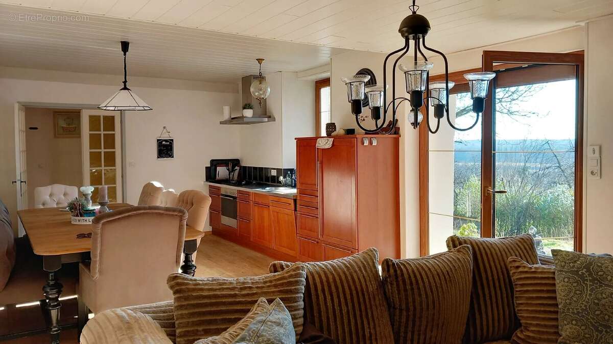 Maison à SAINT-BASLEMONT